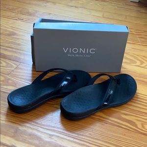 Vionic black tide ii flip flops